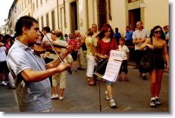 violin_boy_el_choclo_florence_01 * A boy playing El Choclo on Violin, before the museum Galleria dell'Accademia in Florence, Italy, where the statue of Michelangelo's David is kept. El Choclo is a popular song/tango written by Angel G. Villoldo, an Argentine musician.